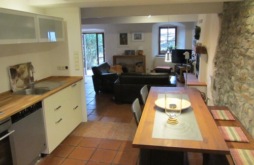 Muslone House | Idyllic Lake View Home with Garden & Patio - Rated 9.8/10