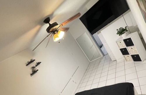 Regency Park Apartment | Cozy Vacation Rental with Kitchen, 10 Mins to Beach