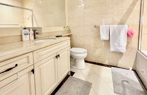 Oakridge House | Inviting Vancouver Guest House Near All Major Attractions