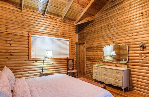 Constanza Villa | Relaxing Retreat at Serenity Haven with Private Pool & Spa