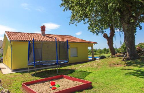 Divsici Villa | Idyllic Villa Paradiso with Pool in Lush Greenery