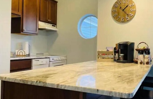 Norwich Condo | Relaxing Villa Spa Retreat with Hot Tub & Pools Near Mohegan