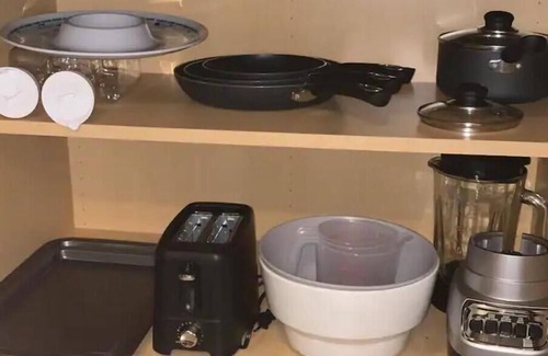 Norwich Condo | Relaxing Villa Spa Retreat with Hot Tub & Pools Near Mohegan