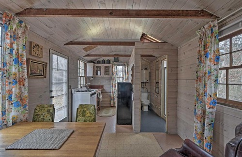 Tisbury House | Charming Vineyard Haven Cottage Steps from the Beach