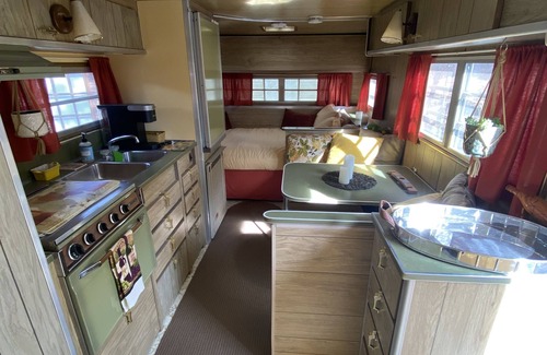 Santa Ynez House | Charming Vintage Trailer Retreat in Wine Country - Guest Rated 9.8