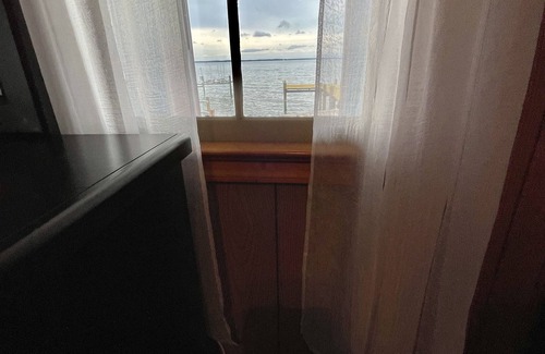 Hague Cottage | Charming Potomac Riverfront Cottage - Guest Rated 9.8/10