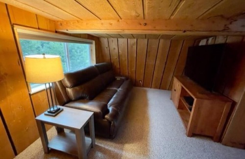 Island Park House | Charming Waterfront Cabin with Family-Friendly Amenities