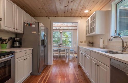 Hancock House | Idyllic Waterfront Cottage Near Acadia National Park
