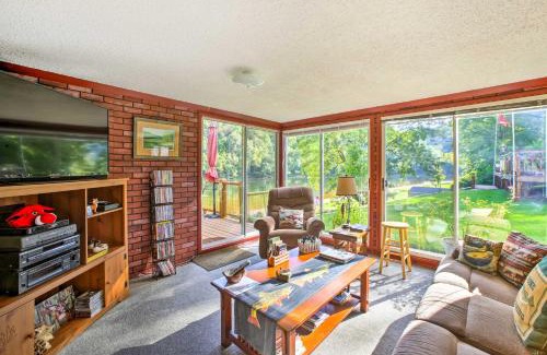 Cotter House | Waterfront Cottage Retreat with Deck on White River