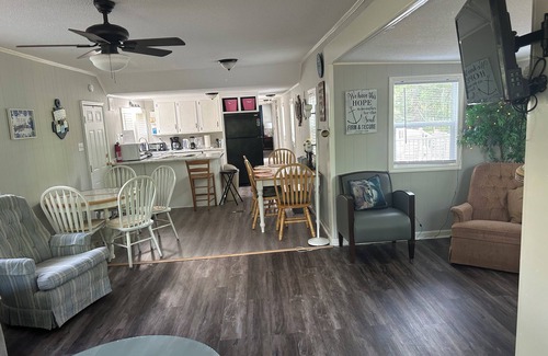 Anderson House | Waterfront Retreat with Spa & Lake View Near Hartwell Lake