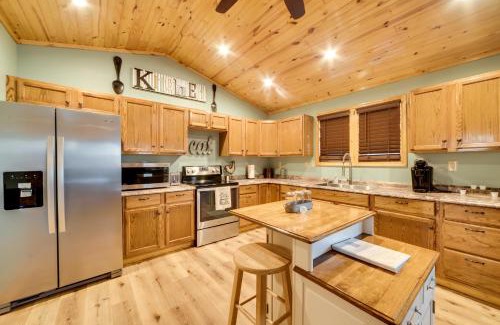 Waverly House | Inviting Waverly Cabin with Fireplace & Family-Friendly Amenities