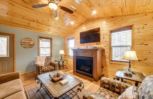 Waverly House | Inviting Waverly Cabin with Fireplace & Family-Friendly Amenities