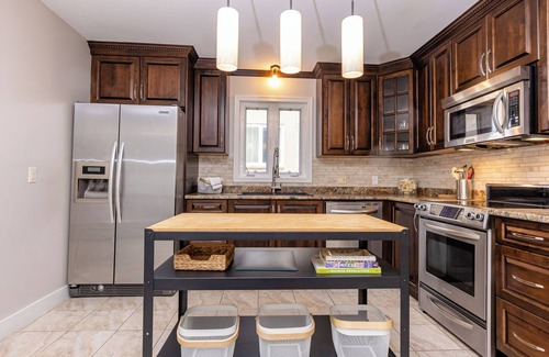 North End House | Inviting West End Two Storey Home for Family Getaways