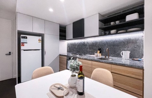 West Melbourne Apartment | Cozy west Melbourne 2b apartment