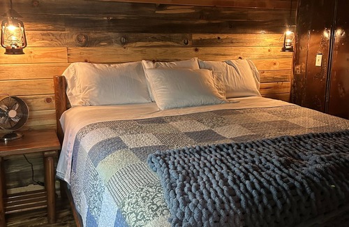 Blanchard Cabin | Cozy western cabin but close to the city.