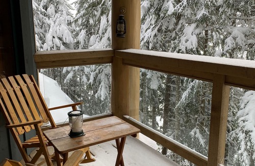 Nordic Estates House | Inviting Whistler Creekside Ski-in/Ski-out Cabin with Hot Tub