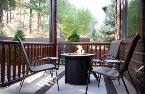 Show Low Apartment | Inviting White Mountain Escape: Pet-Friendly Family Retreat