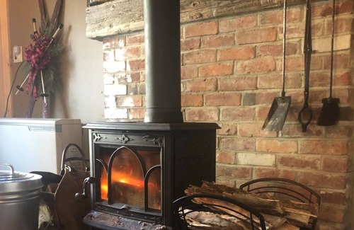 Stratton House | Cozy Winter Camp- 5 min from sugarloaf