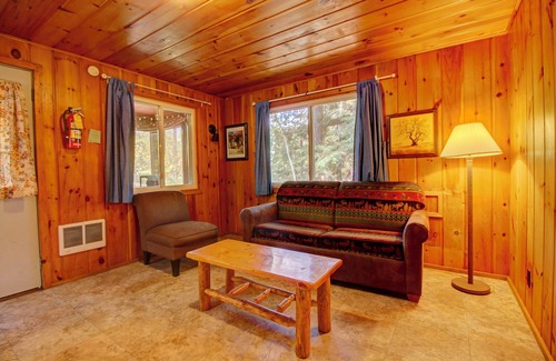 Lac du Flambeau Cabin | Welcoming Wisconsin Northwoods Cabin: Family & Pet Friendly