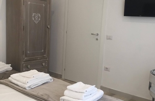 Nuoro Bed & Breakfast | Charming B&B with Private Entrance in City Center