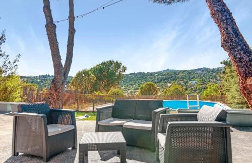 Torrelodones Villa | Inviting Wood Cabin with Pool & Casino Near Madrid