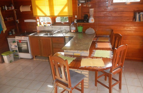 Barra de Ibiraquera Ski Chalet | Charming Wooden Chalet with Wifi and Pet-Friendly Amenities