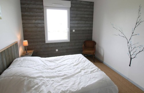 Dragey-Ronthon House | Cozy wooden house with sea view in the bay of Mont St Michel