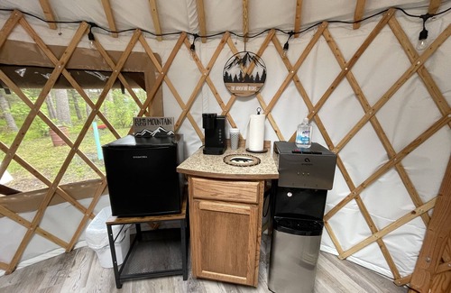 Seward Apartment | Inviting Yurt Near Seward Harbor with Pool & Kitchen Access
