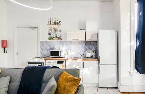 Southampton City Centre Apartment | Perfect 1-Bed Flat with Lake View in Southampton Center