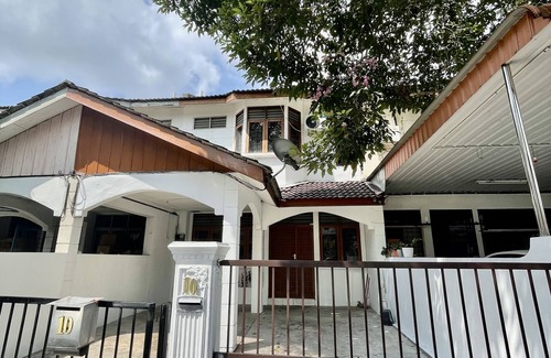 Central Seberang Perai House | Charming Getaway Near Aeon Mall with Family-Friendly Amenities