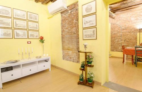 Lucca Historical Center Apartment | Charming CozyBricks: Historic Lucca Apartments with Ocean Views