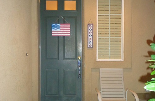 Lancaster Villa | Cozy Private Room: Guest Rated 10/10 with Hot Tub & Kitchen