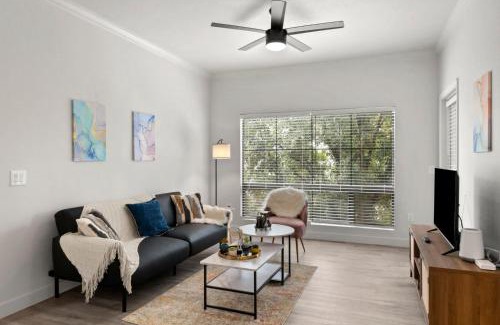 Chandler Apartment | Relaxing Retreat at CozySuites Chandler: Pools & Jacuzzi
