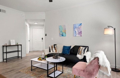 Chandler Apartment | Relaxing Retreat at CozySuites Chandler: Pools & Jacuzzi