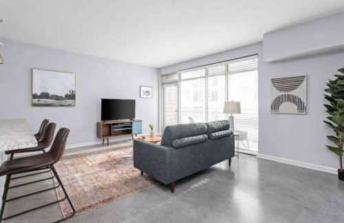 Cole-Noble District Apartment | Inviting CozySuites 1BR Retreat at Monument Circle, Indy