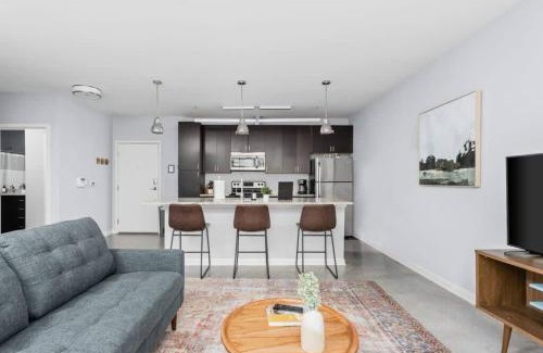 Cole-Noble District Apartment | Inviting CozySuites 1BR Retreat at Monument Circle, Indy