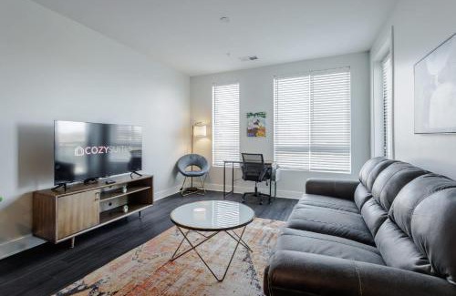 Central Business District Apartment | Cozysuites l Luxe 2BR in Downtown Cincinnati #4