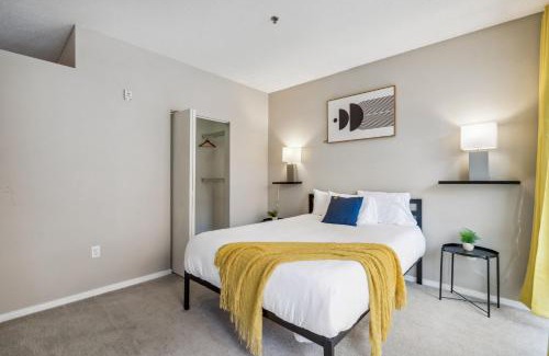 Mill District Apartment | Pet-Friendly CozySuites Mill District with Gym, Rated 8.5/10