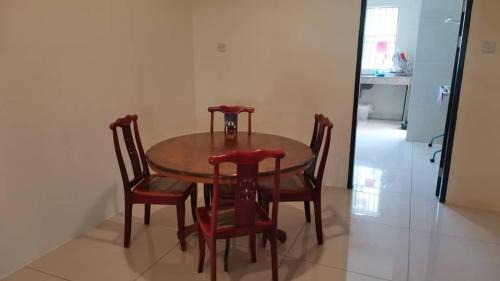 Bintulu House | Cozy Child-Friendly Retreat at Cozzy26 Homestay