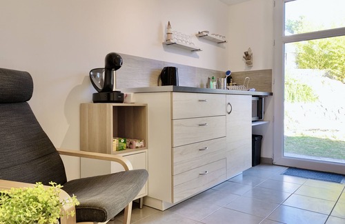 Lumbin Apartment | CP House: Breathtaking Views with Garden and Pet-Friendly Stay