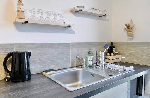 Lumbin Apartment | CP House: Breathtaking Views with Garden and Pet-Friendly Stay