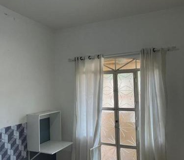 Magalhaes Bastos House | Pet-Friendly Retreat at Cpx: Ideal for Families