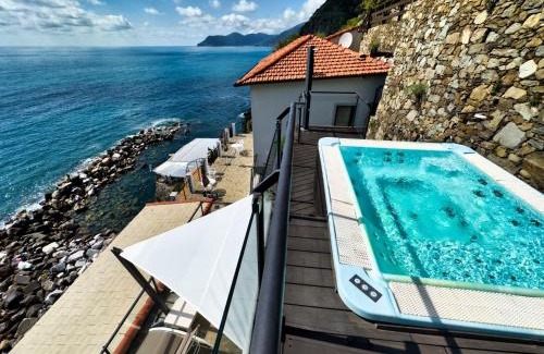 Riomaggiore House | Pet-Friendly Retreat at Crêuza de Mä - 10/10 Guest Rated
