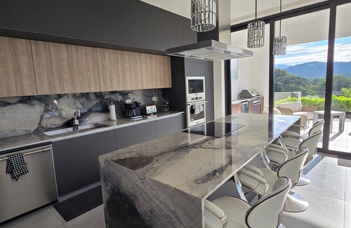 Herradura House | 5 minutes to Los Sueños Marina - Del Bosque 04 Luxury house