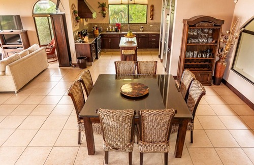 San Ramon House | Relax at CR Mariposa Gateway: Spa and Family-Friendly Stay
