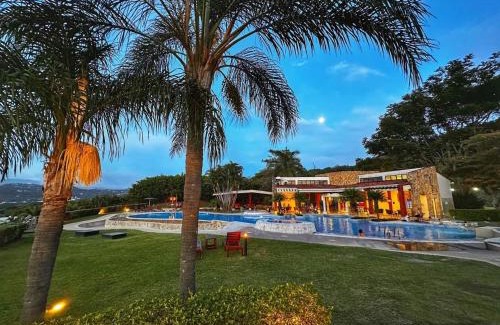 Santa Ana Apartment | Elegant CR Mariposa Rentals: Lakeview Penthouse & Amenities