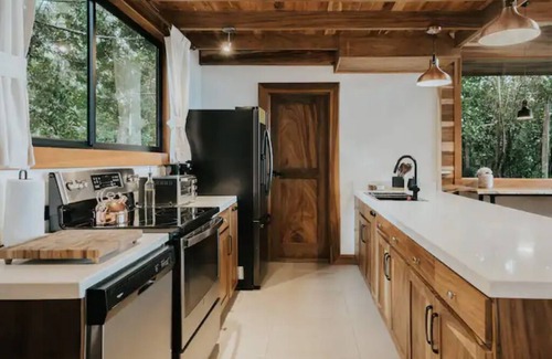 Monteverde Cottage | Miramar Cottage - Your Cloud Forest Retreat Awaits