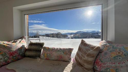 Ettensberg Apartment | CR25 - Your Perfect Oceanfront Getaway Awaits