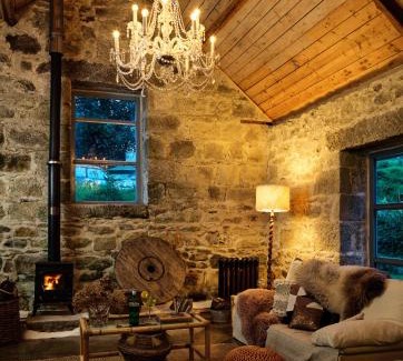 Knockaderry Cross Roads Villa | Discover Crab Lane Studios: Guest Rated 9.9/10