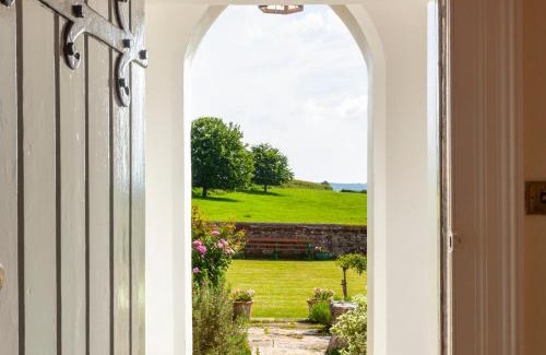 Ebford House | Crablake Farmhouse: 4-Star, Pet Friendly Retreat